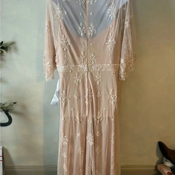 Mac Duggal
Sequined A-Line Gown‎ - Picture 6 of 7